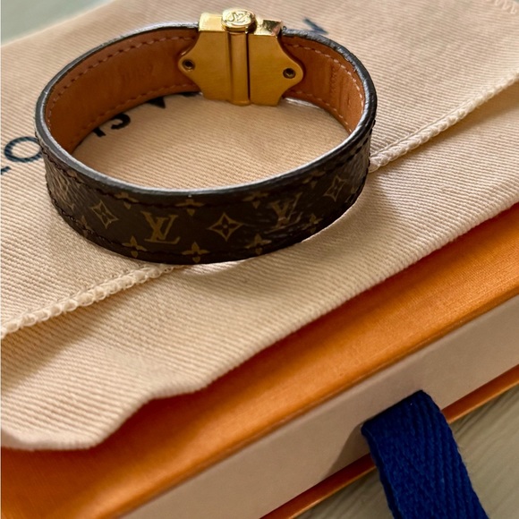 Louis Vuitton Nano Monogram Bracelet - Picture 5 of 8